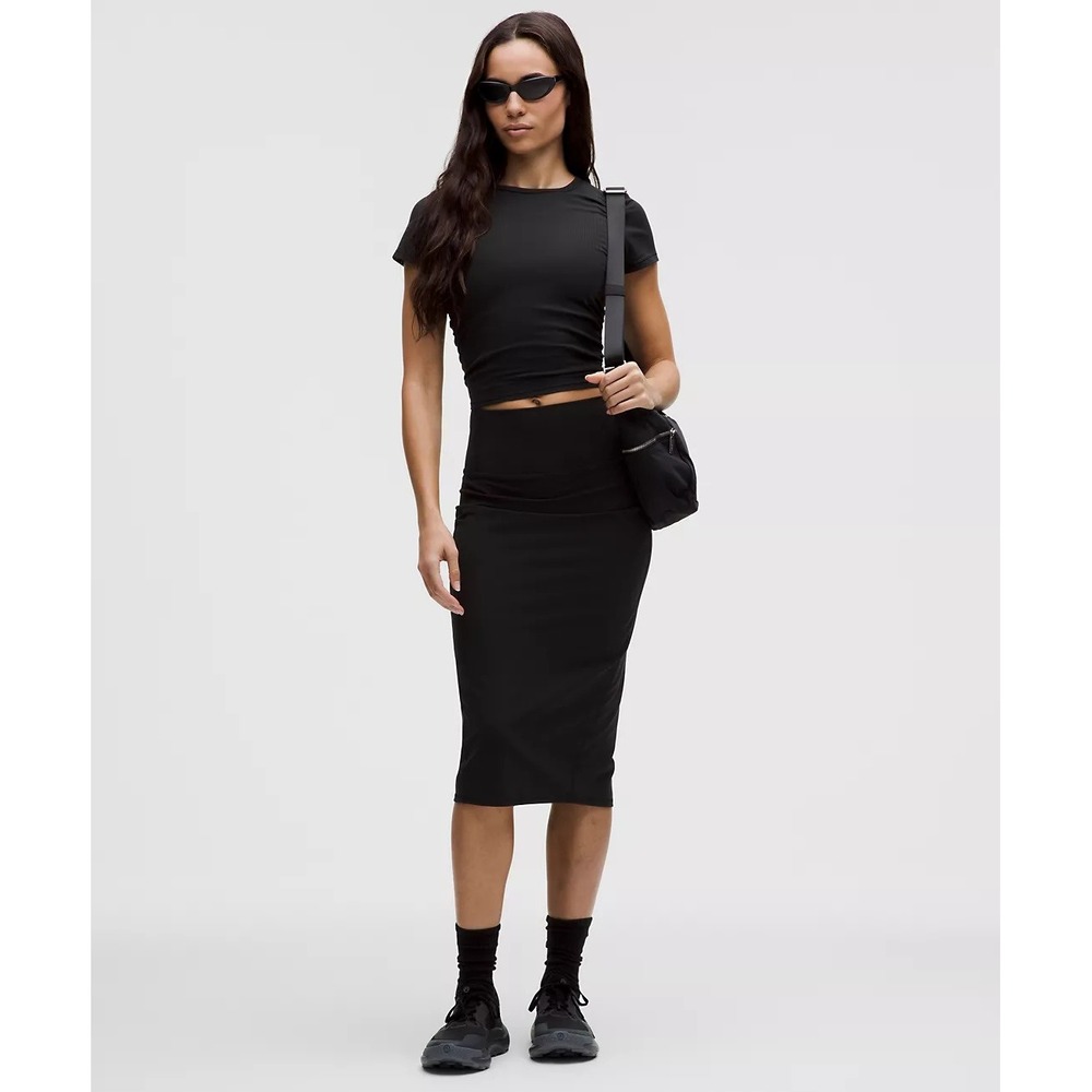 NWT Lululemon Nulu Slim Fit HR Skirt Black High Rise Athleisure Women's  2
